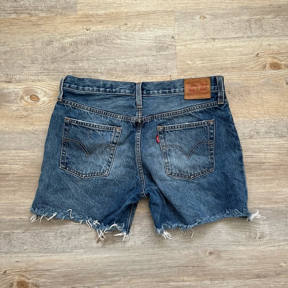 Levi’s Jean Shorts - Picture 2 of 4